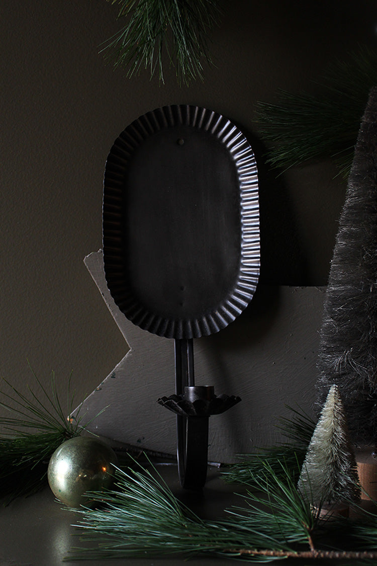 Scalloped Oval Sconce