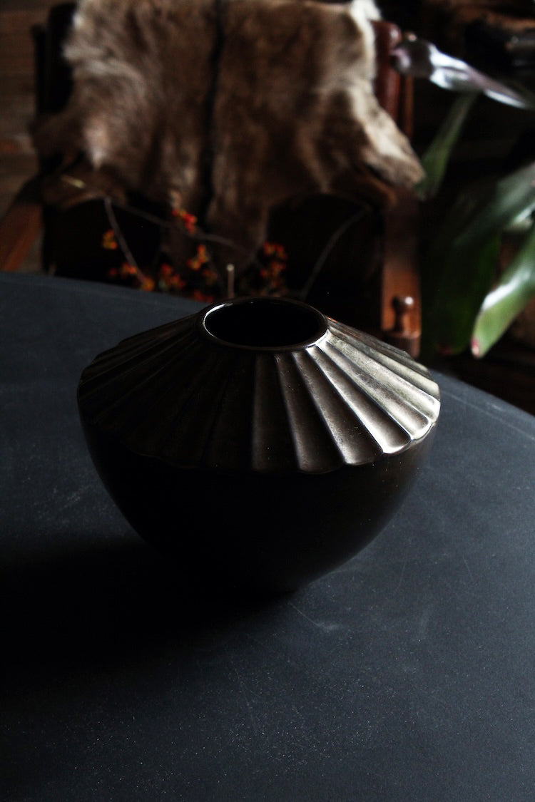 Lustre Vessel