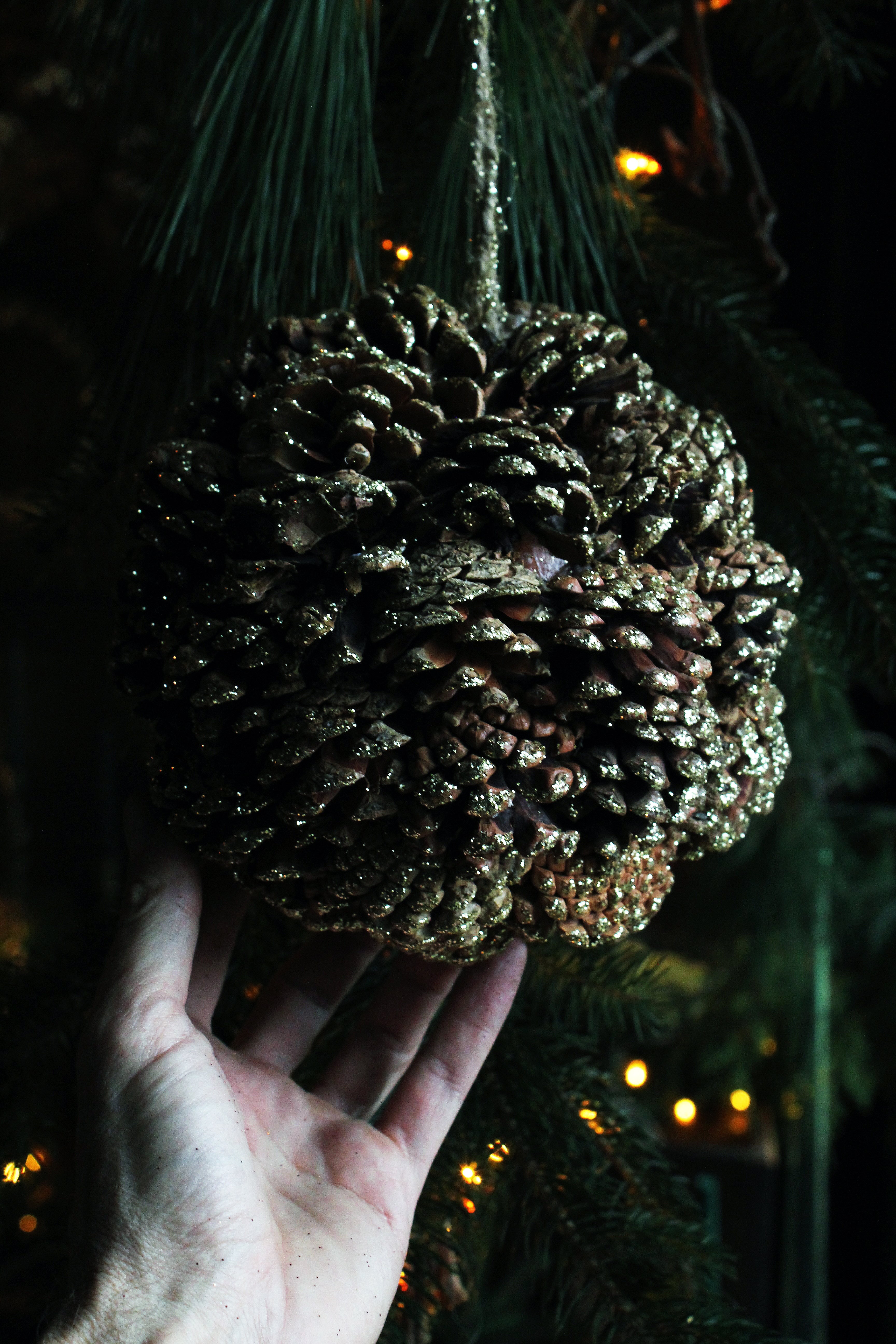 GLITTER PINE CONE BALL