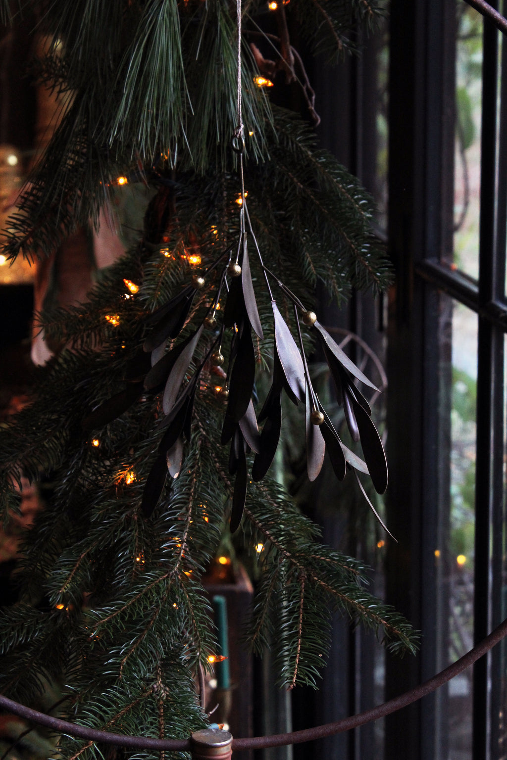 METAL MISTLETOE GREEN