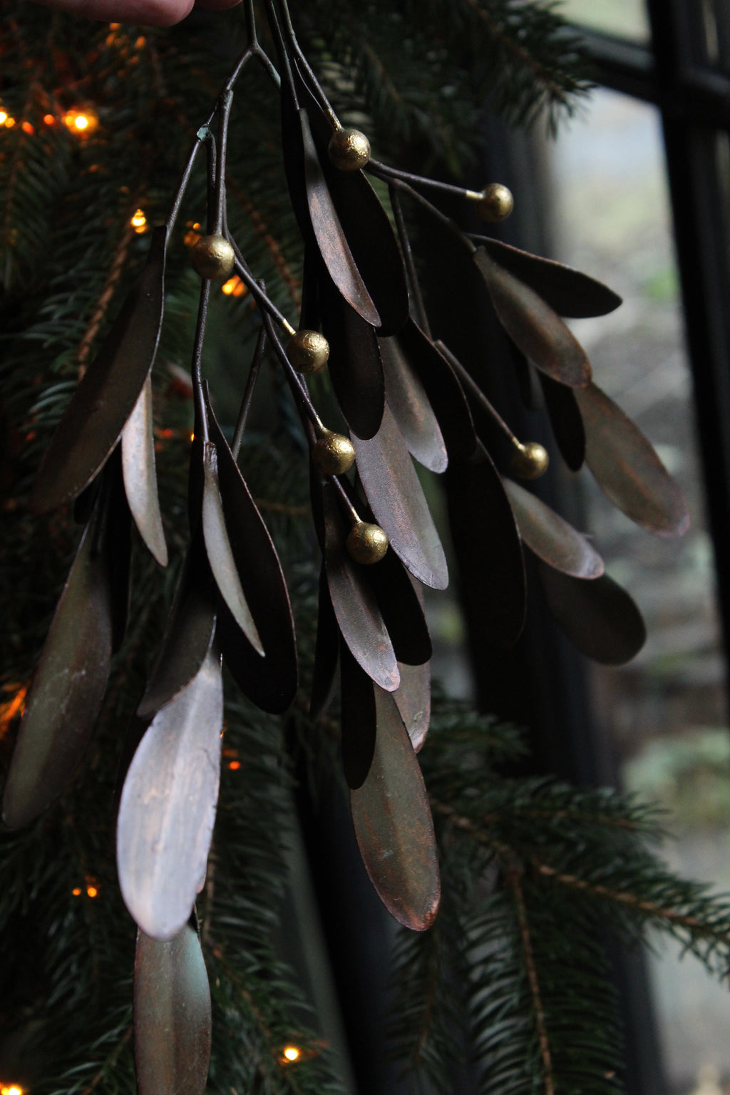 METAL MISTLETOE GREEN