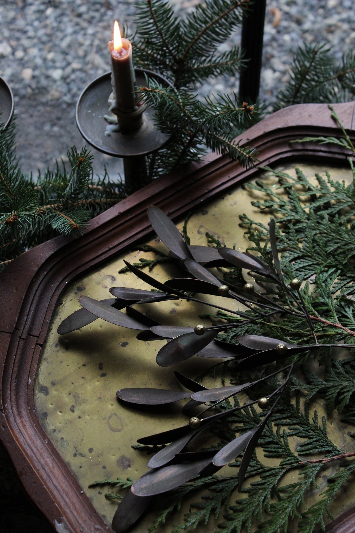 METAL MISTLETOE GREEN