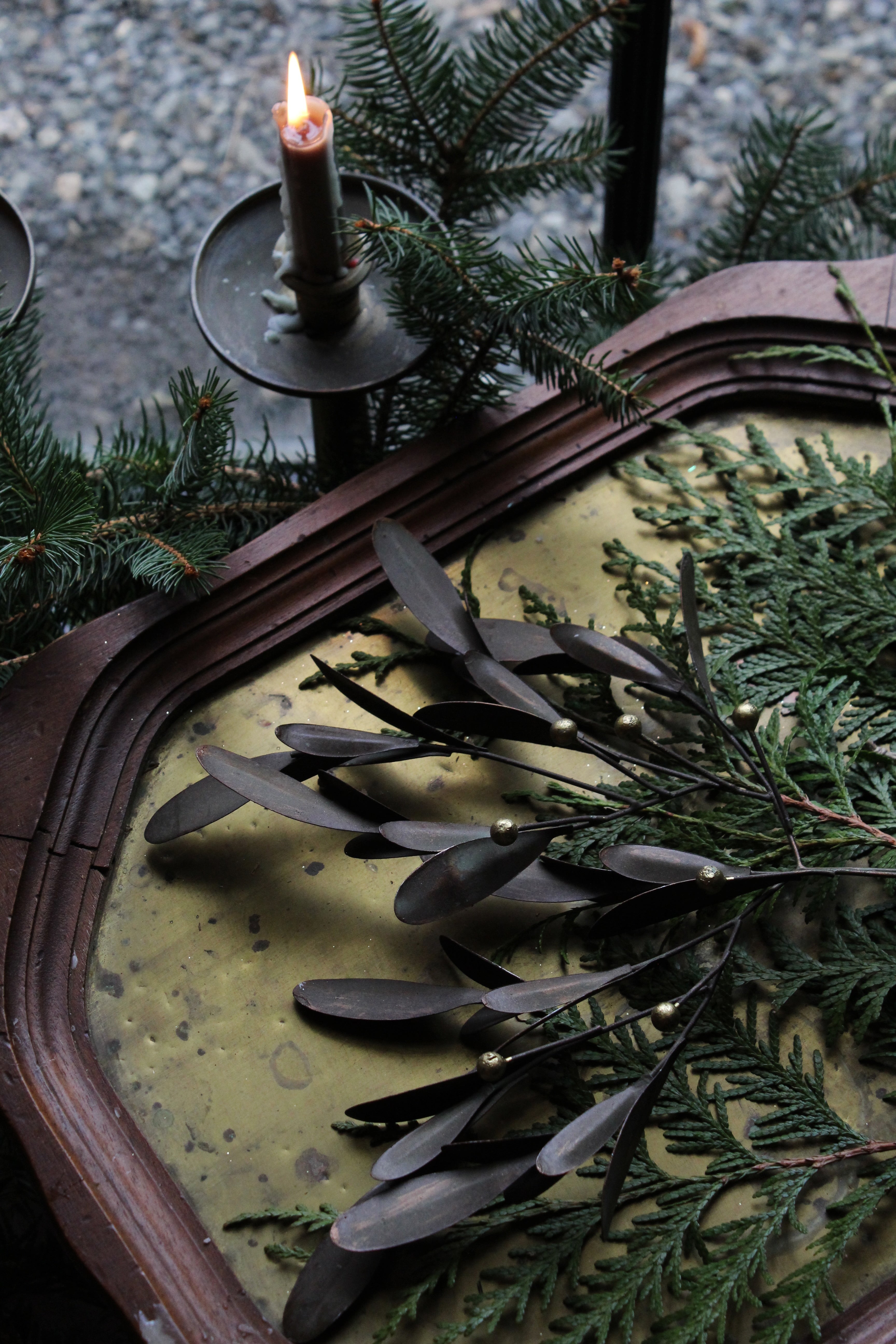 METAL MISTLETOE GREEN