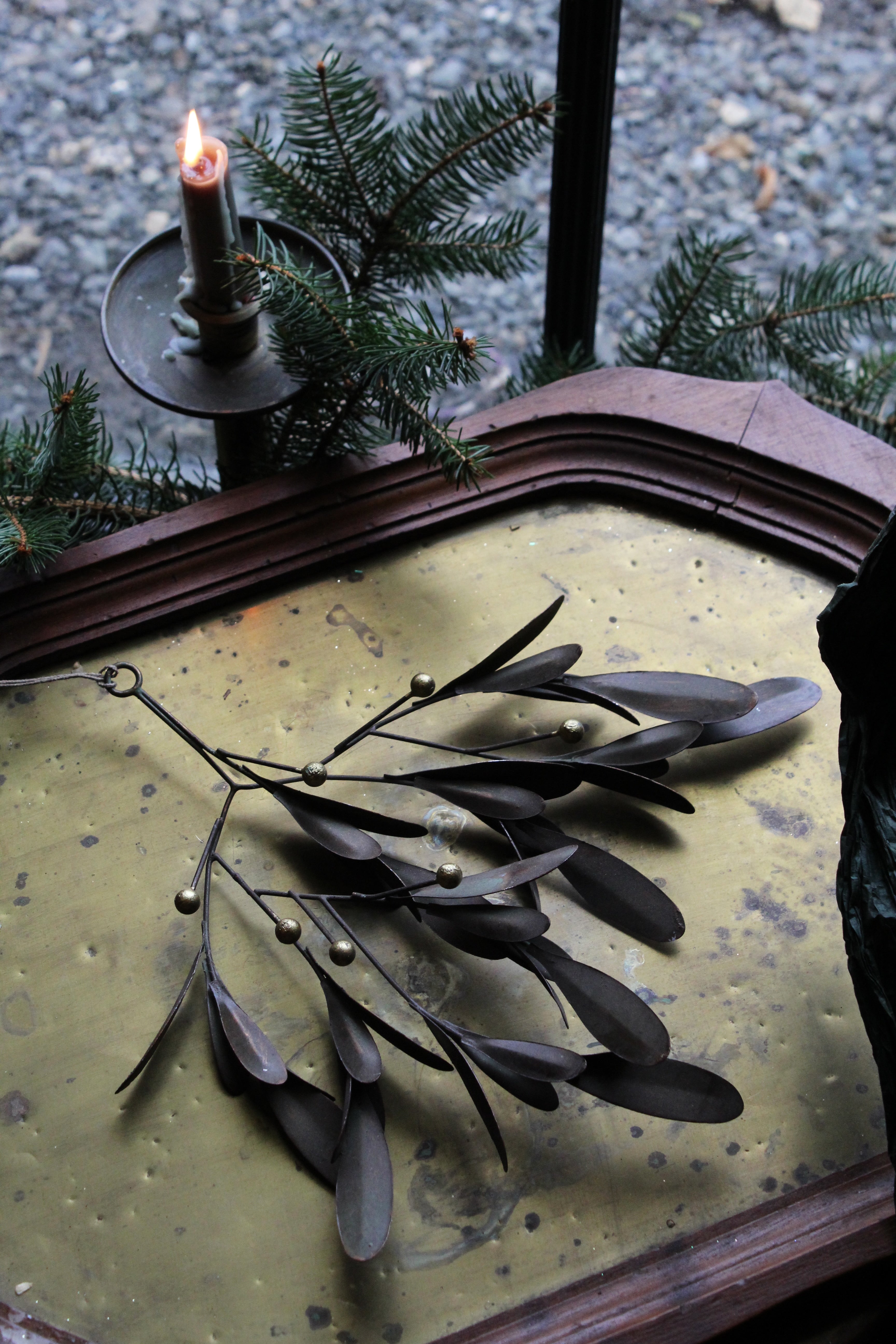 METAL MISTLETOE GREEN