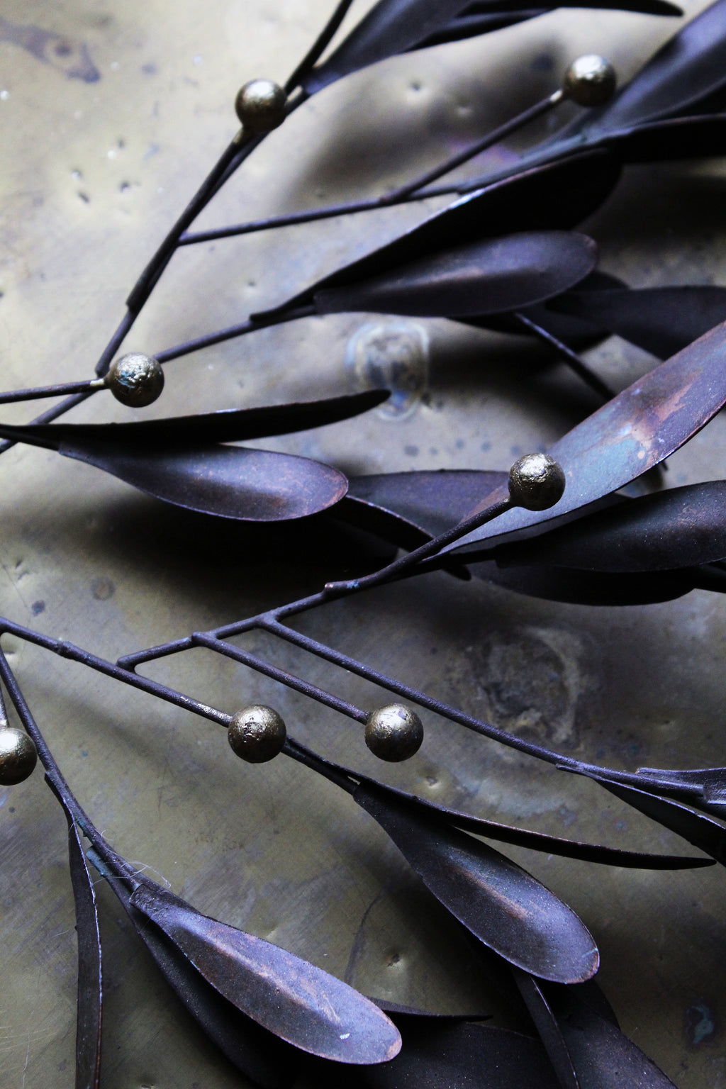 METAL MISTLETOE GREEN