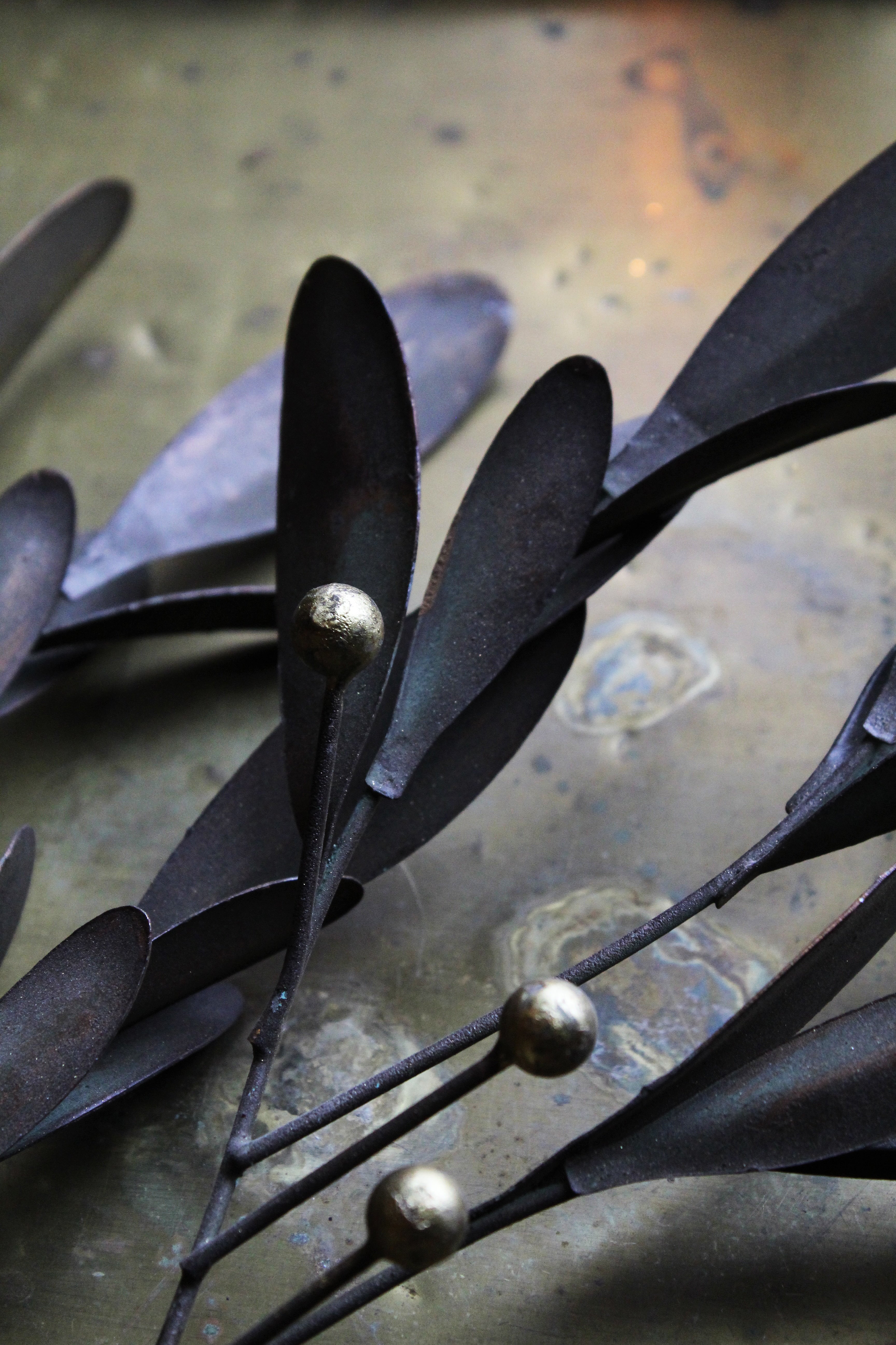 METAL MISTLETOE GREEN