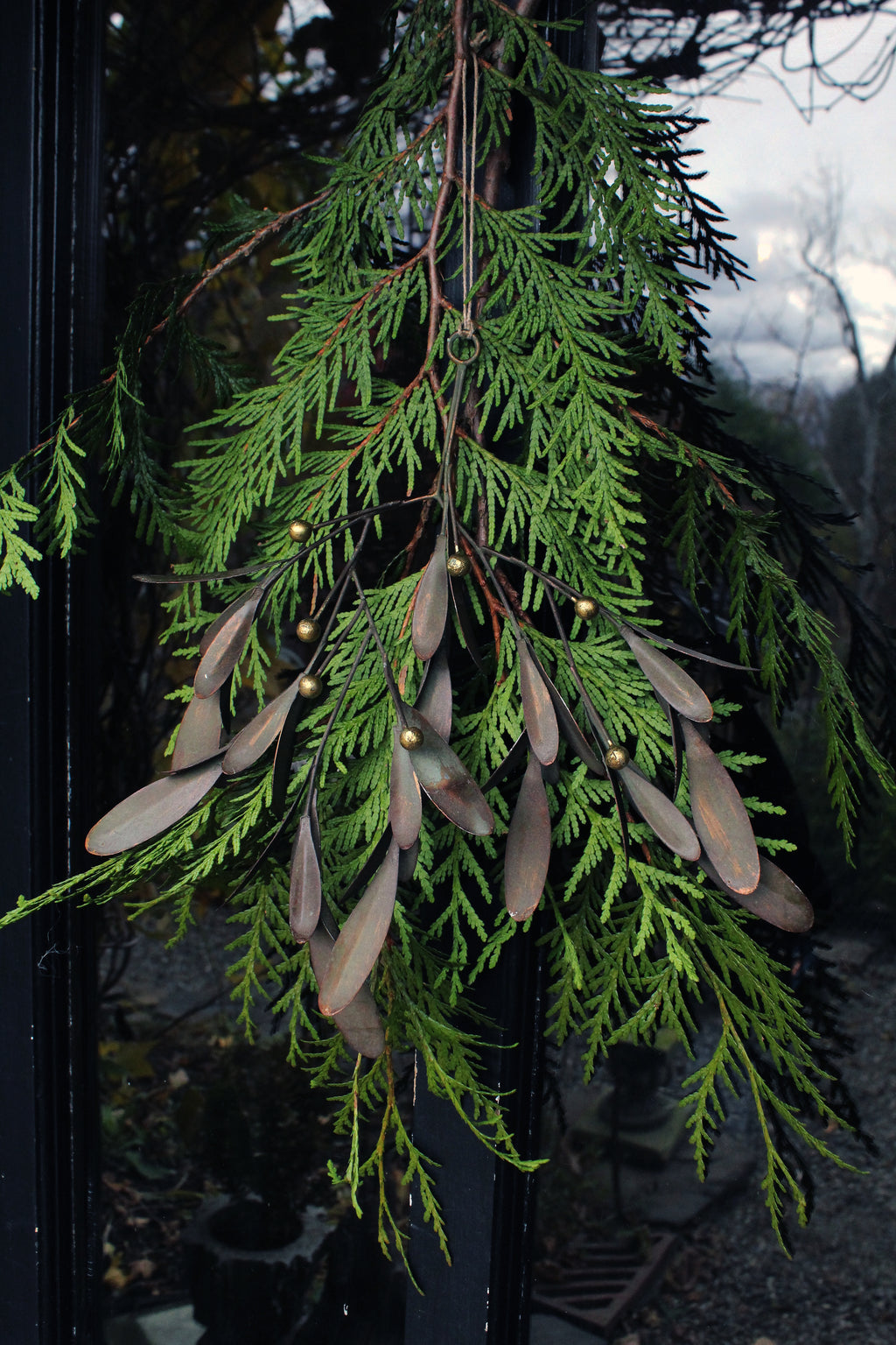 METAL MISTLETOE GREEN