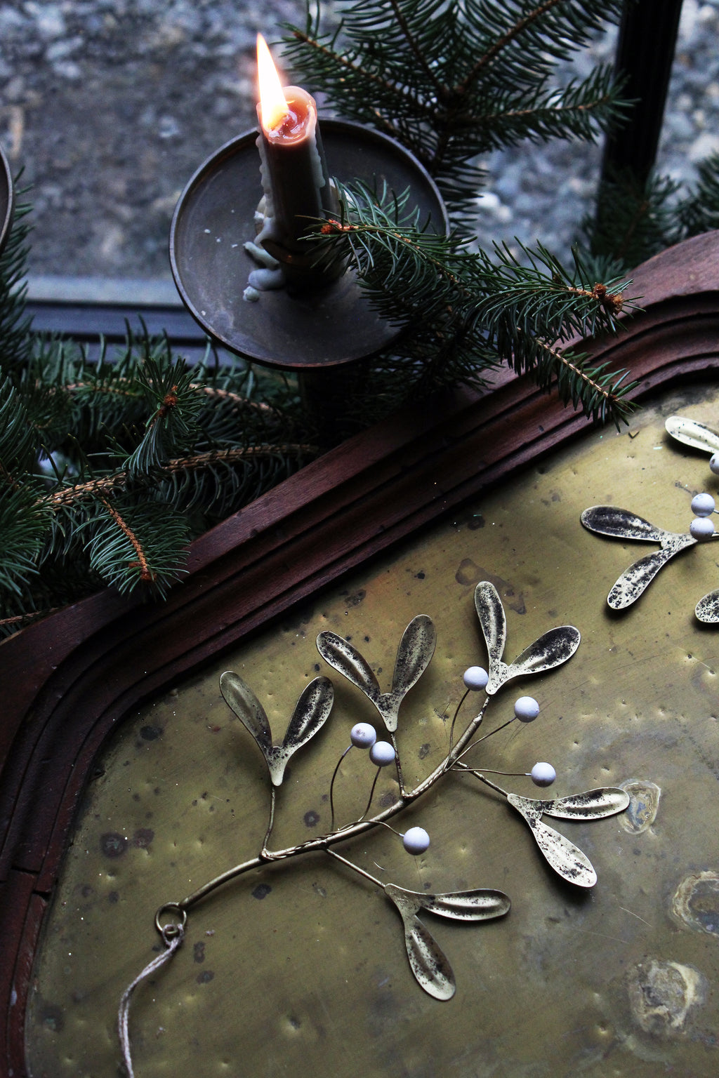 METAL MISTLETOE GOLD