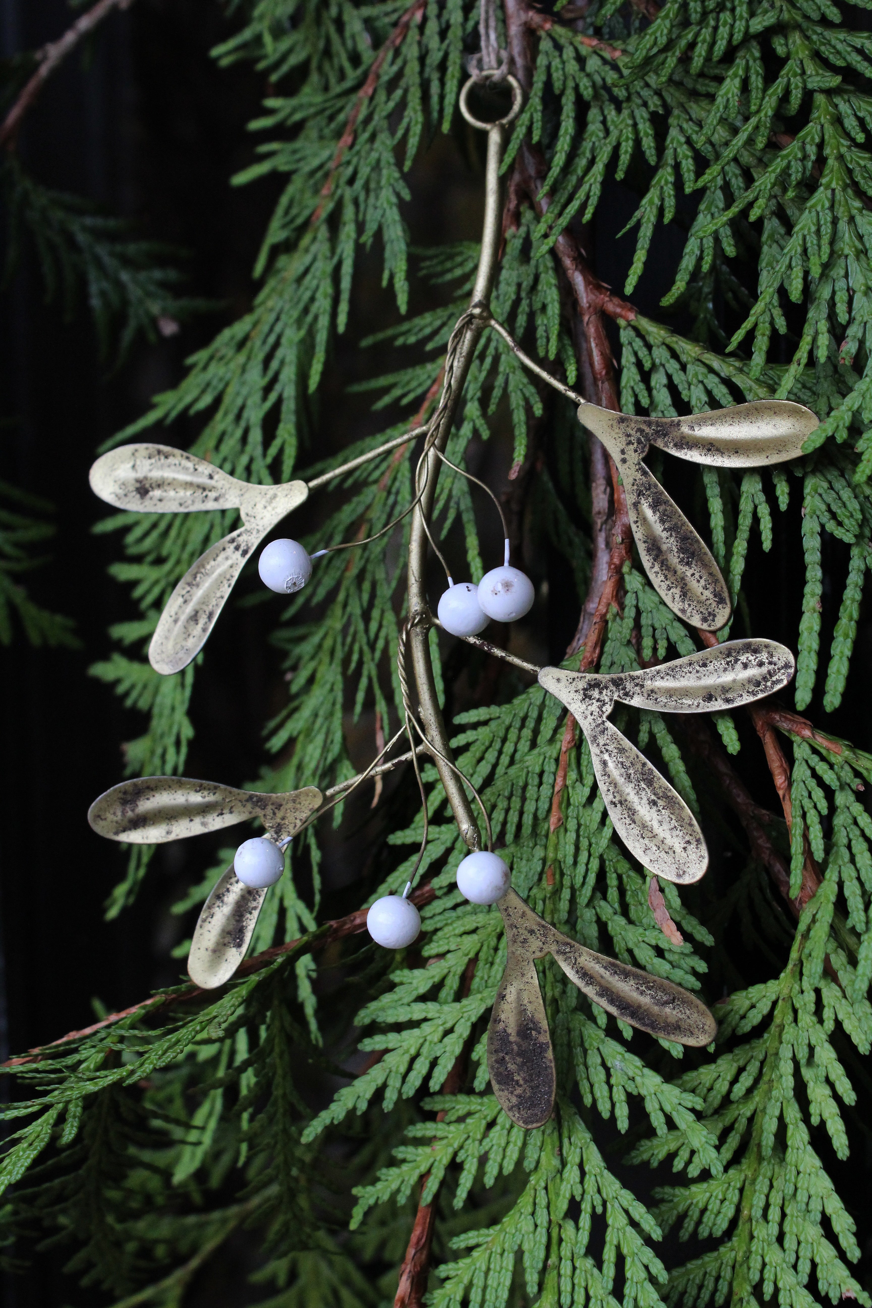 METAL MISTLETOE GOLD