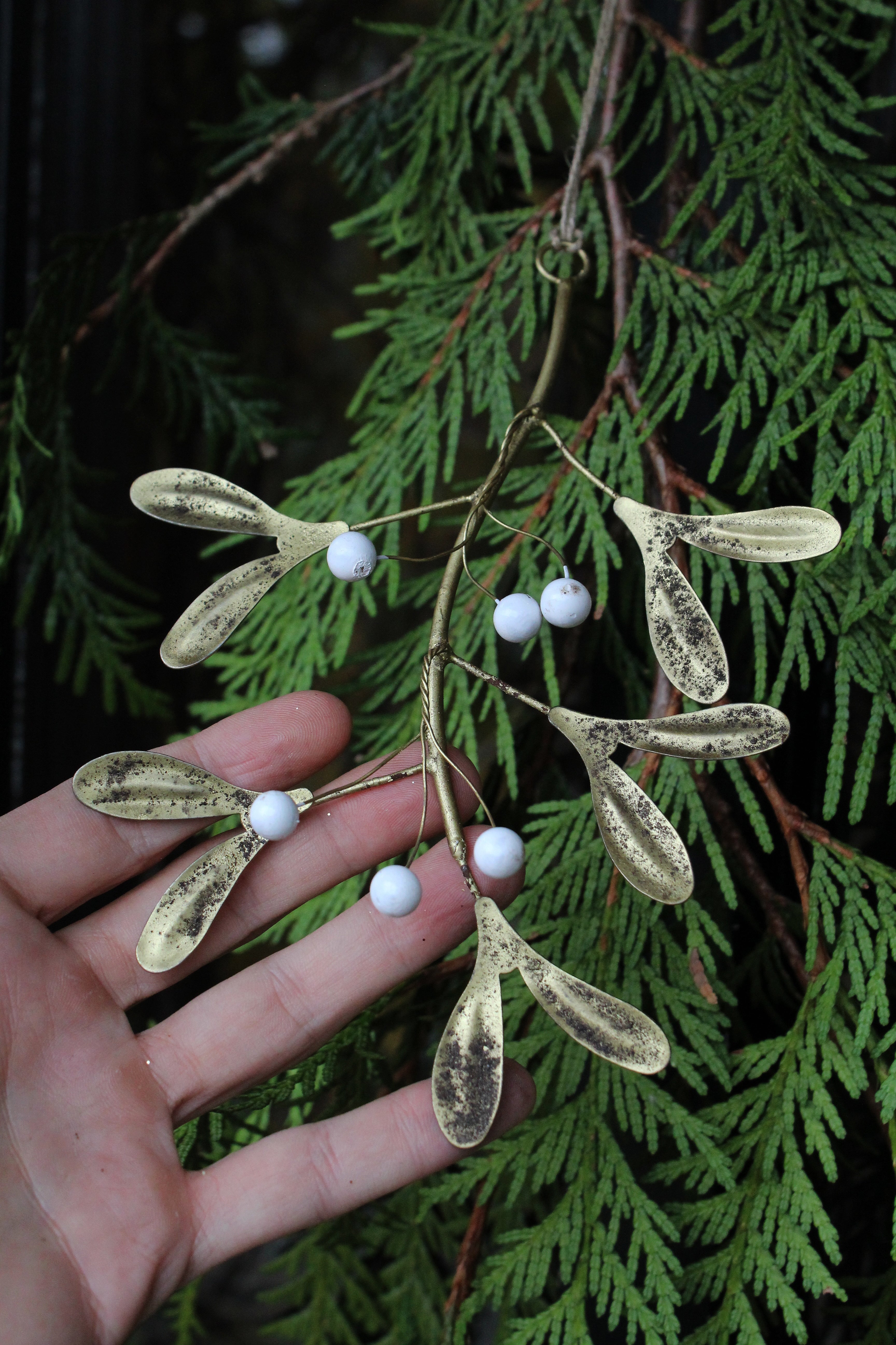 METAL MISTLETOE GOLD