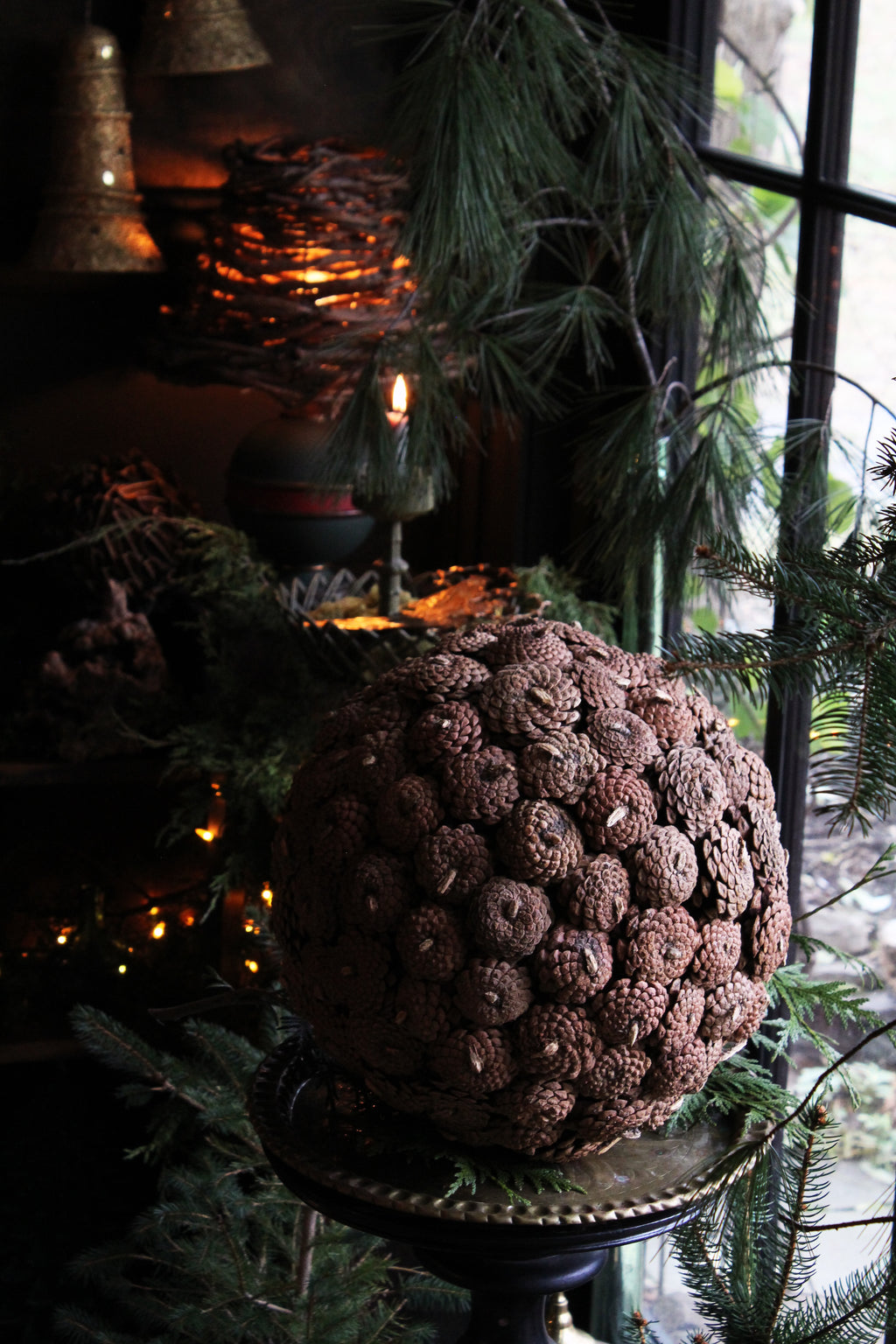 PINECONE BACK BALL