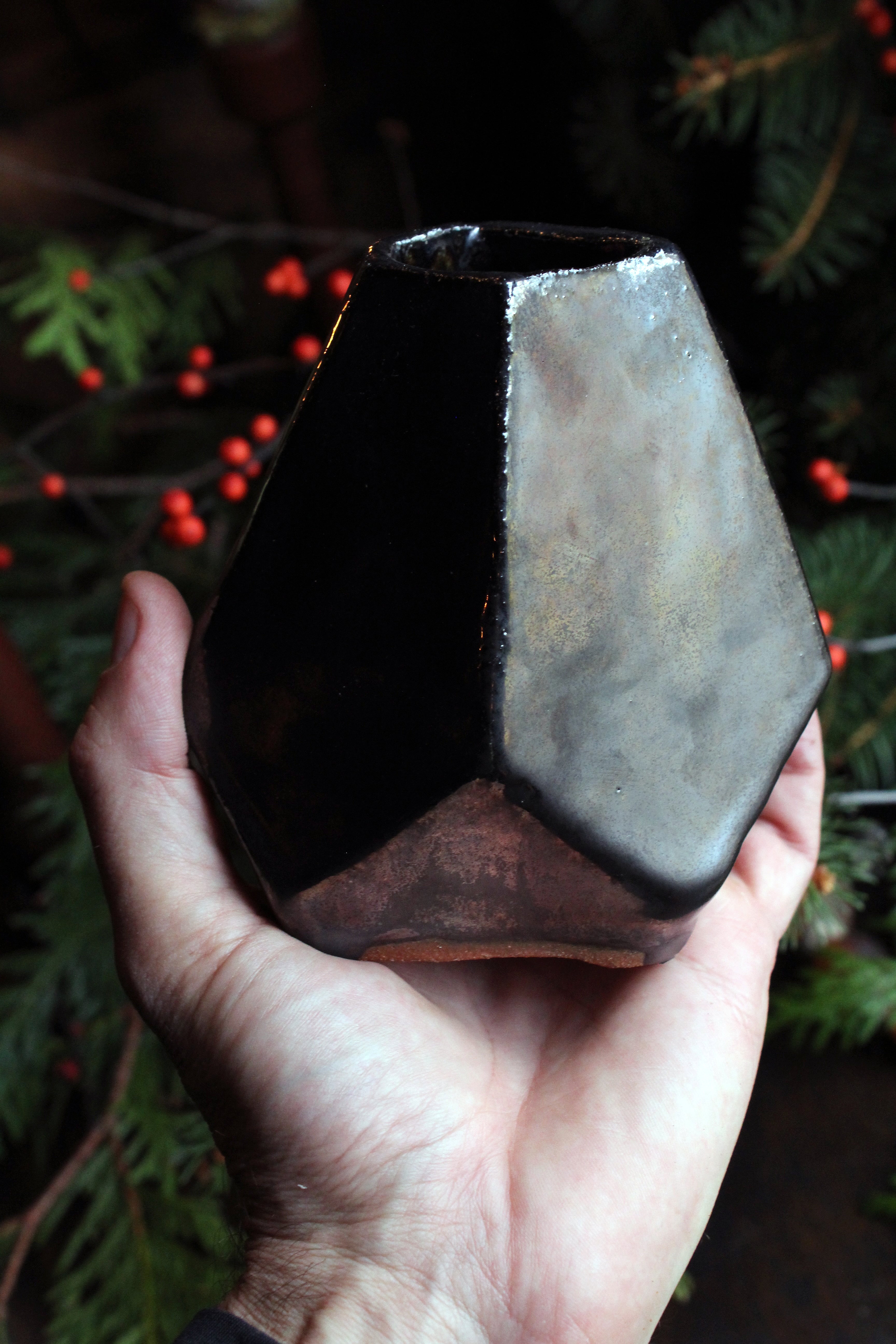 Hedron Vase [ Gunmetal ]