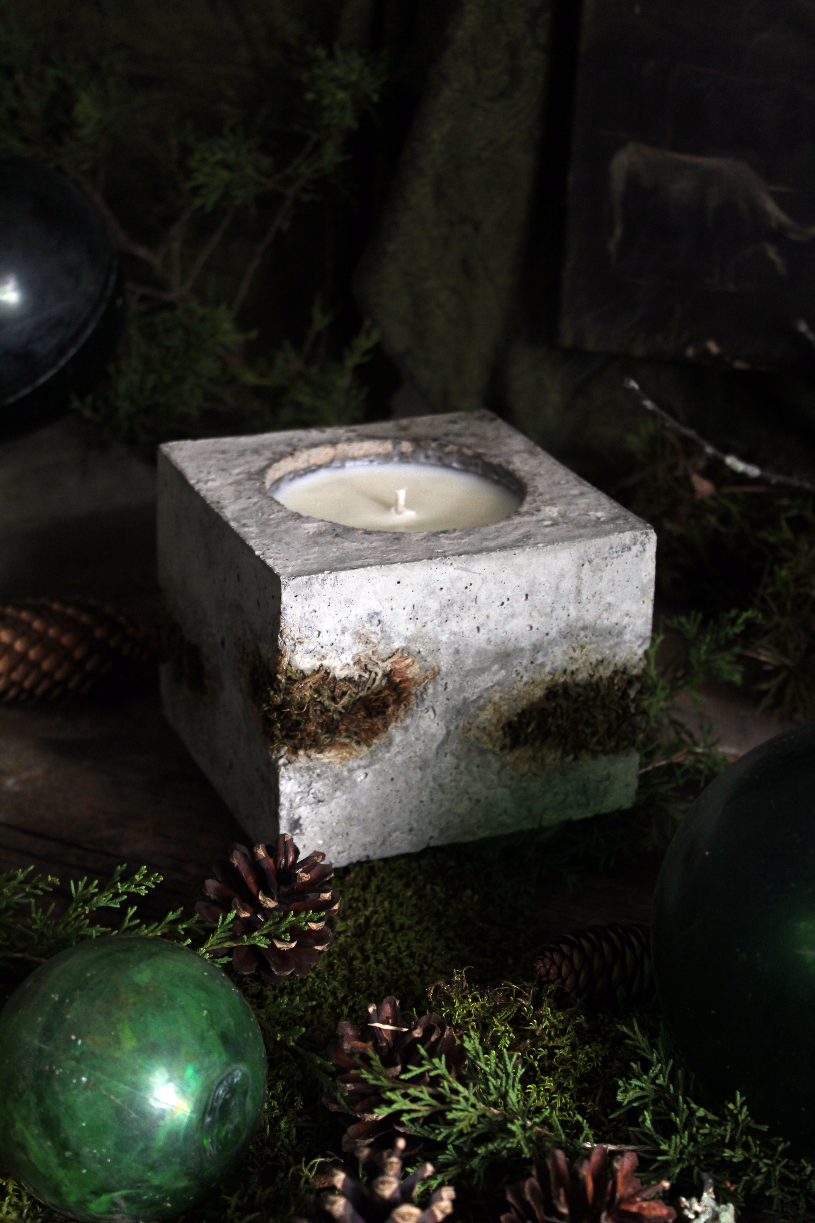 Wintertide Candle