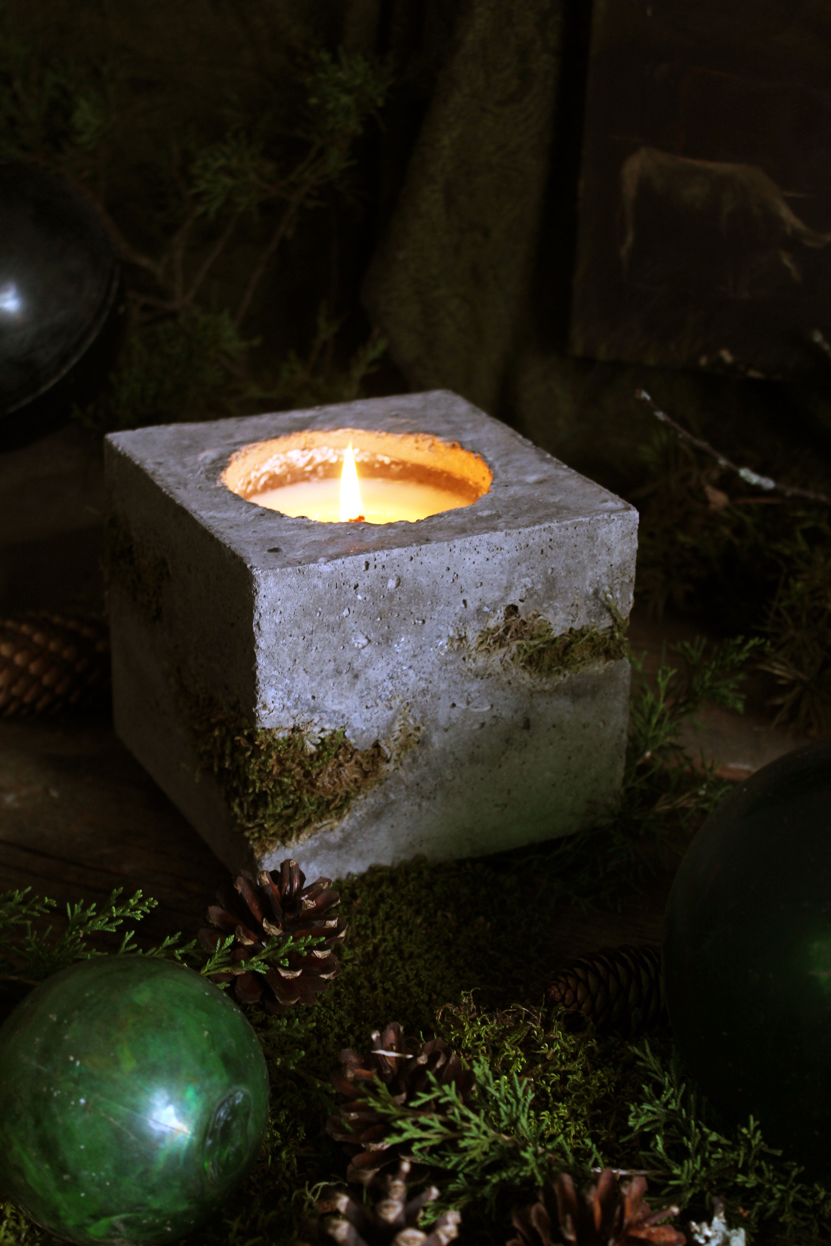Wintertide Candle
